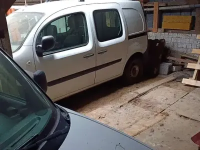 Gebraucht Renault Kangoo 68 PS (50 kW) 2008 Weiß Van / Kleinbus