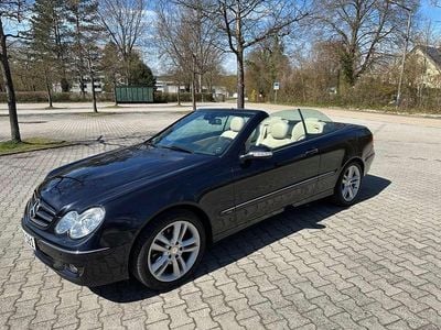 Gebraucht Mercedes CLK200 Avantgarde 184 PS (135 kW) 2009 Schwarz Cabrio