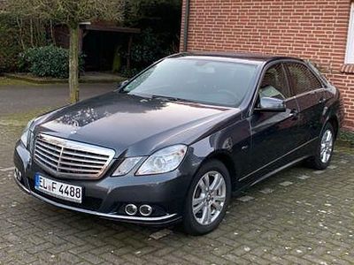 Usata Mercedes E220 Elegance 170 CV (125 kW) 2010 Grigio Berlina