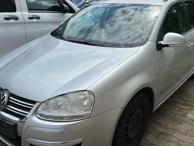 Gebraucht VW Golf VI Trendline 105 PS (77 kW) 2009 Silber Kleinwagen