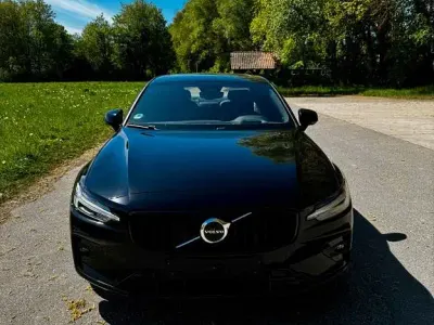 Usata Volvo S60 Ultimate 250 CV (183 kW) 2023 Nero Berlina