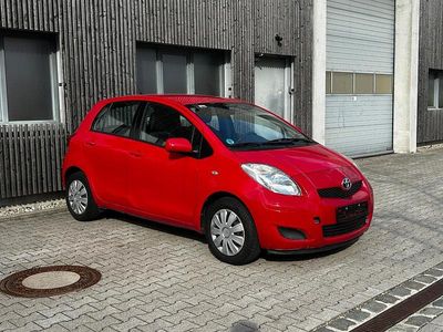 Usata Toyota Yaris 100 CV (73 kW) 2009 Rosso Utilitaria