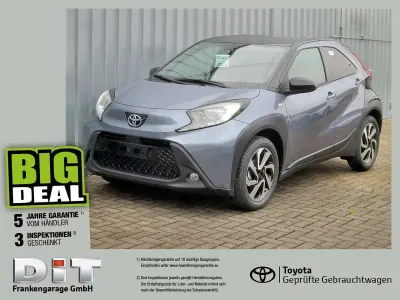 Neu Toyota Aygo X 72 PS (52 kW) 2025 Grau SUV