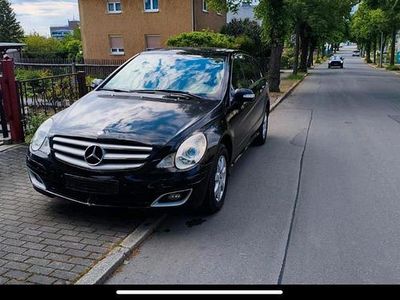 Mercedes R320