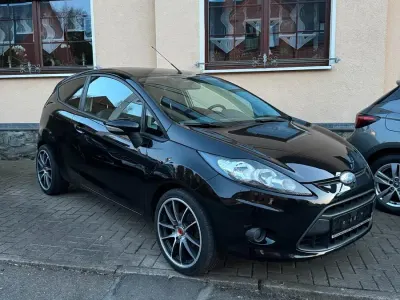 Gebraucht Ford Fiesta 97 PS (71 kW) 2010 Schwarz Kleinwagen