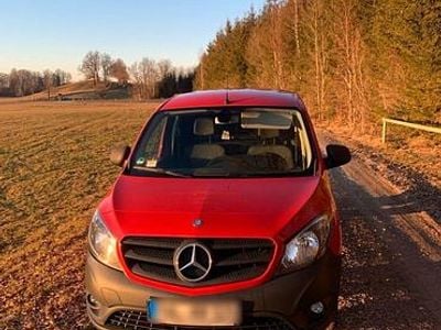 Gebraucht Mercedes Citan 111 110 PS (80 kW) 2019 Rot Van