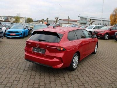 Usado Opel Astra Business Edition 110 HP (80 kW) 2023 Vermelho Sedan