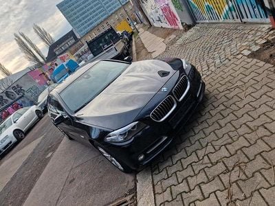 Gebraucht BMW 530 Sport Line 258 PS (189 kW) 2014 Schwarz Limousine