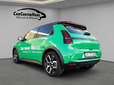 Gebraucht Renault 5 E-Tech Komfort 110 kW (150 PS) 2024 Pop green!, black pearlschwar Limousine