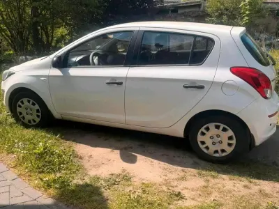 Brugt Hyundai i20 86 HK (63 kW) 2013 Hvid Hatchback