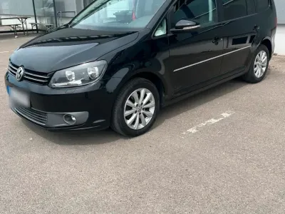 Gebraucht VW Touran 105 PS (77 kW) 2010 Schwarz Van / Kleinbus