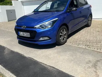 Gebraucht Hyundai i20 Passion 101 PS (74 kW) 2018 Grau Limousine