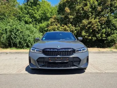 Gebraucht BMW 330 M Sport 245 PS (180 kW) 2023 Grau Limousine