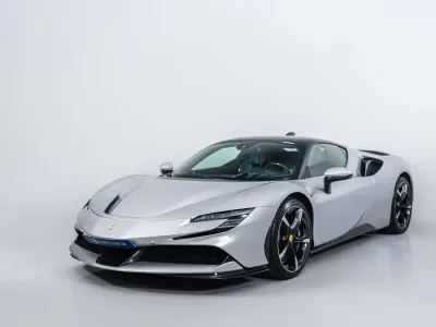 Second-hand Ferrari SF90 780 CP (573 kW) 2020 Argintiu Coupe