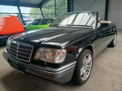 Gebraucht Mercedes E320 225 PS (165 kW) 1995 Schwarz Cabrio