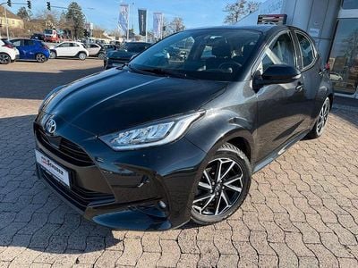 Gebraucht Toyota Yaris Hybrid Basis 116 PS (85 kW) 2022 Schwarz Limousine