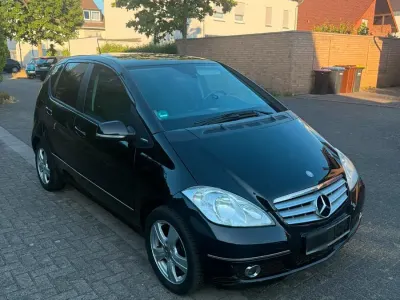 Gebraucht Mercedes A180 109 PS (80 kW) 2010 Schwarz Limousine