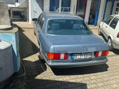 Używany Mercedes S300 179 KM (131 kW) 1985 Niebieski Sedan/Limuzyna