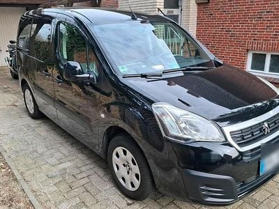 Gebraucht Peugeot Partner Tepee 110 PS (80 kW) 2016 Schwarz Van / Kleinbus