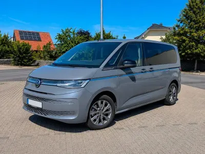 Gebraucht VW Multivan Style 204 PS (150 kW) 2022 Grau Van / Kleinbus