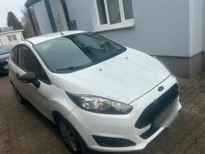 Gebraucht Ford Fiesta 75 PS (55 kW) 2016 Weiß Kleinwagen