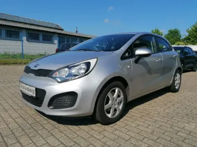 Brugt Kia Rio DREAM-TEAM Edition 75 HK (55 kW) 2013 Sølv Sedan