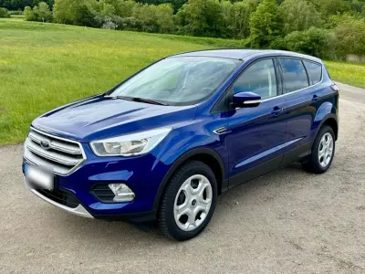 Gebraucht Ford Kuga 150 PS (110 kW) 2017 Blau SUV