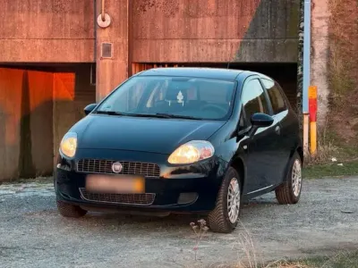 Gebraucht Fiat Punto 65 PS (47 kW) 2009 Blau Kleinwagen