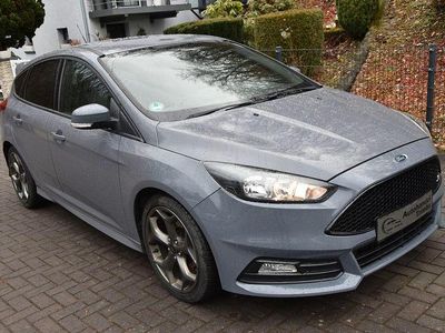 Gebraucht Ford Focus ST 250 PS (183 kW) 2015 Grau Limousine