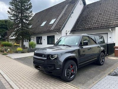 Grau Gebraucht 2023 Land Rover Defender HSE SUV | 79.999 € (Etwas zu teuer)