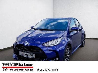 gebraucht Toyota Yaris Hybrid Team D 1.5 Comfort-Paket SHZG LED Kamera Keyless Klimaauto