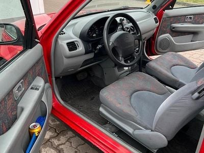 Usata Nissan Micra 60 CV (44 kW) 1999 Rosso Utilitaria