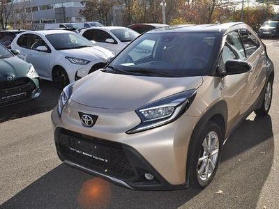 Usata Toyota Aygo X X-plore 72 CV (52 kW) 2022 Beige SUV
