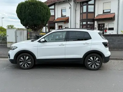 Używany VW T-Cross Move 90 KM (66 kW) 2023 Biały SUV
