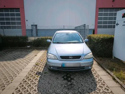 Gebraucht Opel Astra 101 PS (74 kW) 2003 Silber Limousine
