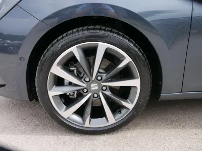 Neu Seat Leon FR 150 PS (110 kW) 2026 Magnetic tech grey Kombi