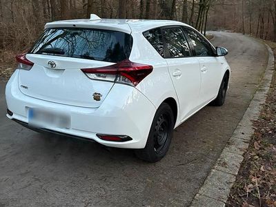 Gebraucht Toyota Auris 99 PS (72 kW) 2018 Weiß Kleinwagen