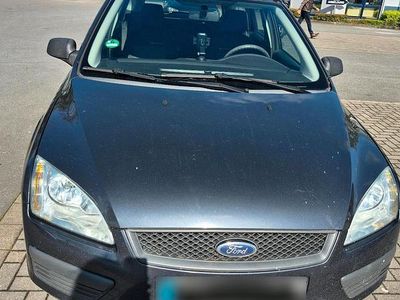 Gebraucht Ford Focus 100 PS (73 kW) 2006 Grau Kombi