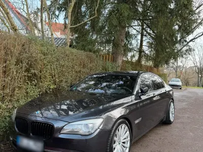Gebraucht BMW 750L 408 PS (300 kW) 2011 Schwarz Limousine