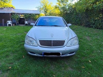 Silber Gebraucht 1999 Mercedes S430 Limousine | 3.100 €