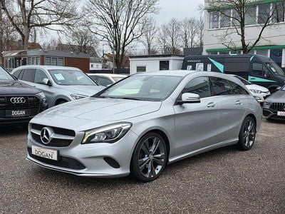 Gebraucht Mercedes CLA200 Shooting Brake Urban 136 PS (100 kW) 2017 Silber Kombi