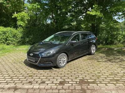 Gebraucht Hyundai i40 165 PS (121 kW) 2018 Schwarz Kombi