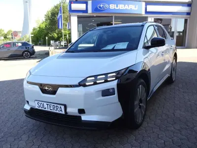 Neu Subaru Solterra Platinum 252 kW (343 PS) 2026 Platinum white pearl SUV