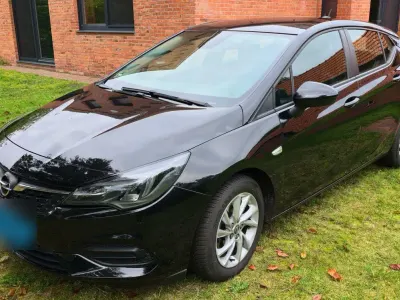 Gebraucht Opel Astra Edition 110 PS (80 kW) 2021 Schwarz Limousine