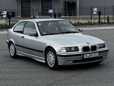 BMW 323 Compact