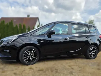 Gebraucht Opel Zafira Edition 140 PS (102 kW) 2018 Schwarz Van / Kleinbus