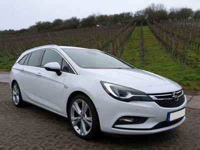 Weiß Gebraucht 2017 Opel Astra Innovation Kombi | 8.500 € (Guter Preis)