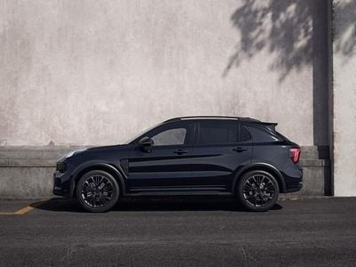 Neu Lynk & Co 01 276 PS (202 kW) 2025 Grün (mineralgrün metallic) SUV