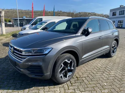 Neu VW Touareg 231 PS (169 kW) 2025 Siliziumgrau metallic SUV