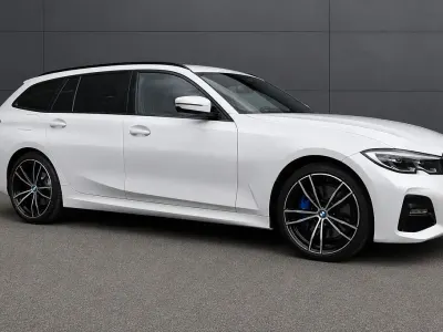 Gebraucht BMW 330e Shadowline 292 PS (214 kW) 2021 Weiß Kombi